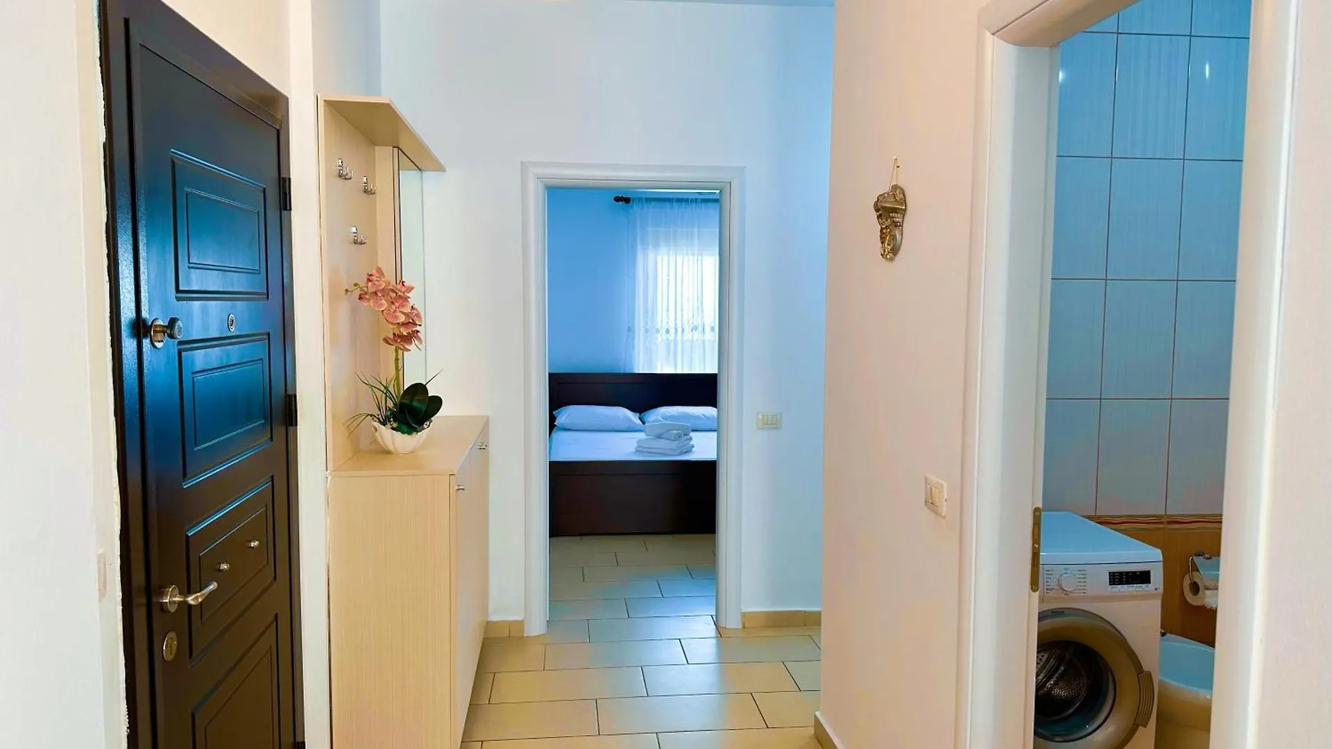 Onda Apartments Saranda 0*,