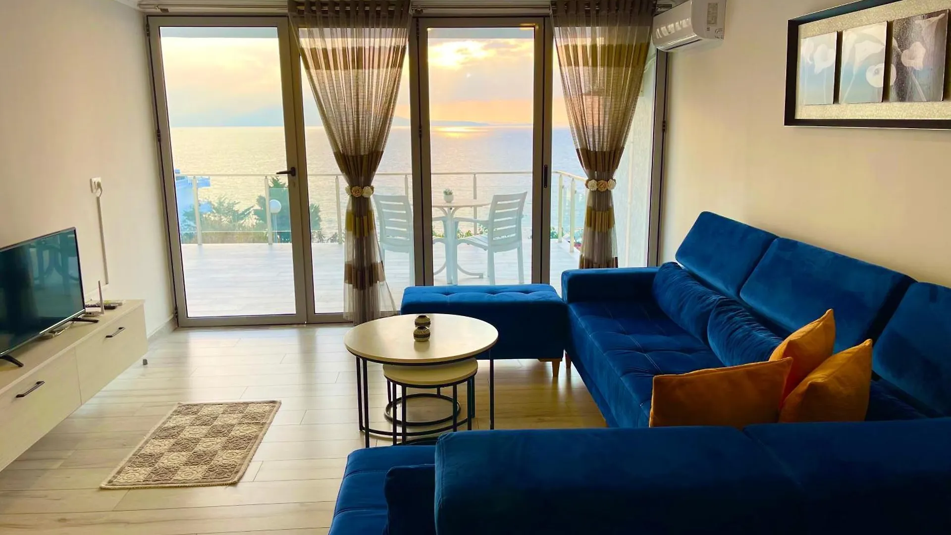Onda Apartments Saranda 0*,